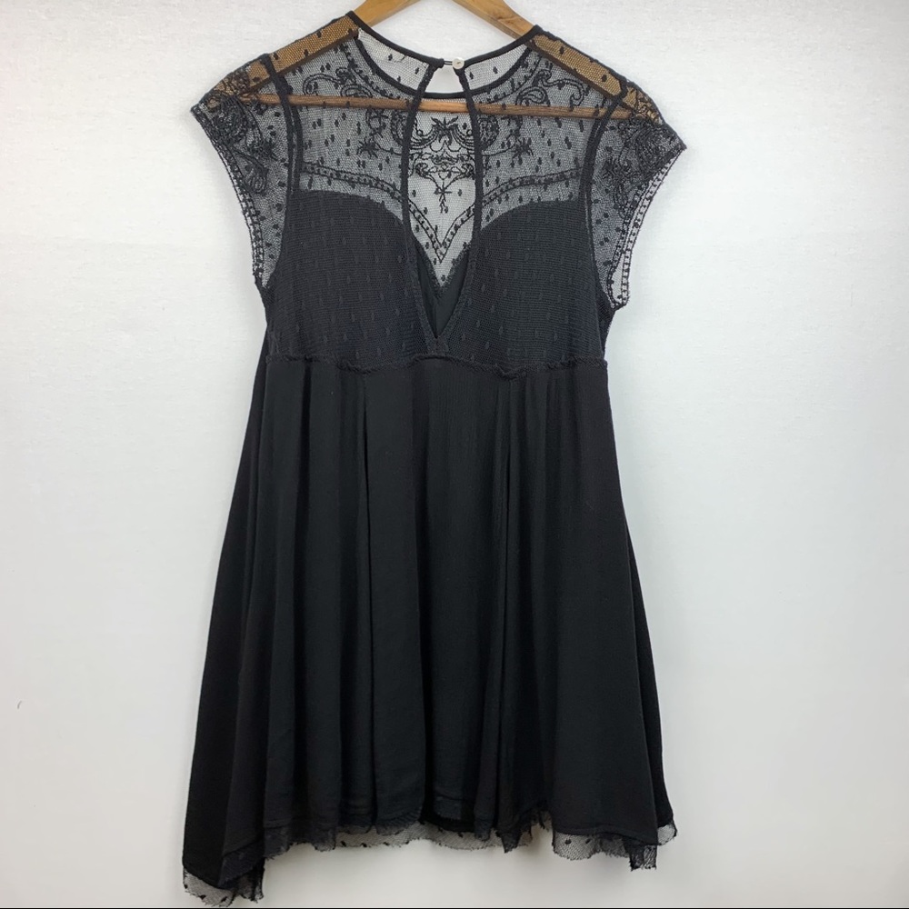 Wishlist Swing Dress Lace Embroidery Keyhole Back - Picture 2 of 8